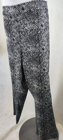 Calvin Klein Women's Black and White Sweatpants